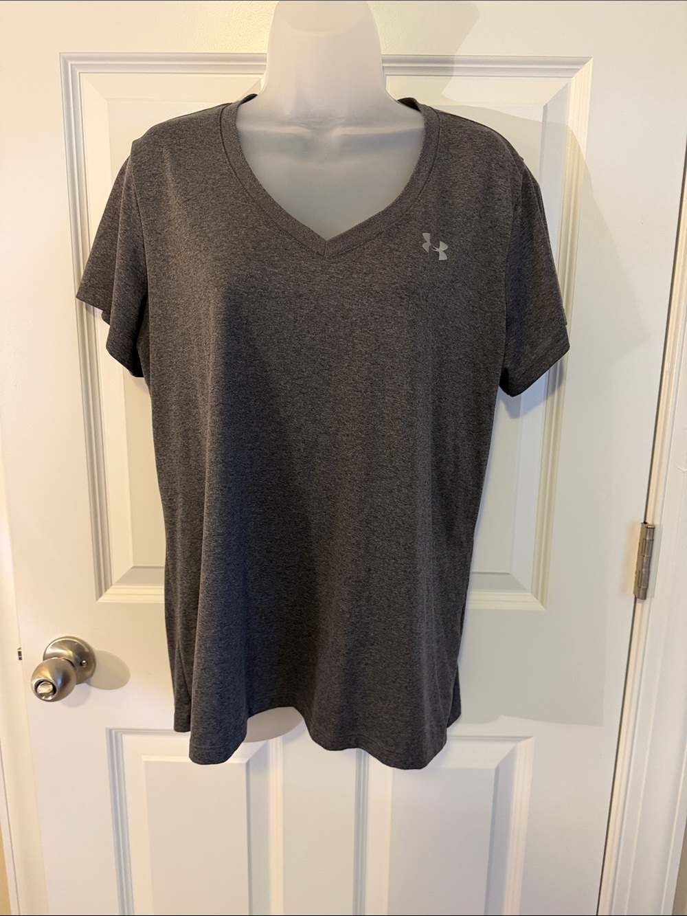 Under Armour Women’s Short Sleeve V-Neck Tee - Charcoal Gray